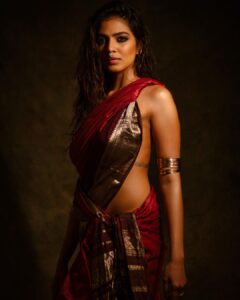 Malavika Mohanan Instagram - If I was born in a different era, most definitely a warrior princess > dainty princess ⚔️ 🗡 

Photographs by @santosh_mishra 
Styled by @artcantbebothered 
Makeup @makeupartistkarishmabajaj 
Hair @souravroy_1999 
PR @theitembomb