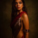 Malavika Mohanan Instagram - If I was born in a different era, most definitely a warrior princess > dainty princess ⚔️ 🗡 Photographs by @santosh_mishra Styled by @artcantbebothered Makeup @makeupartistkarishmabajaj Hair @souravroy_1999 PR @theitembomb