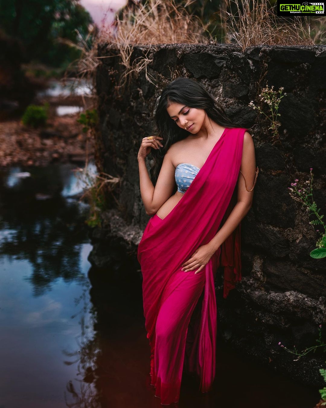 Actress Malavika Mohanan HD Photos and Wallpapers October 2021 - Gethu ...