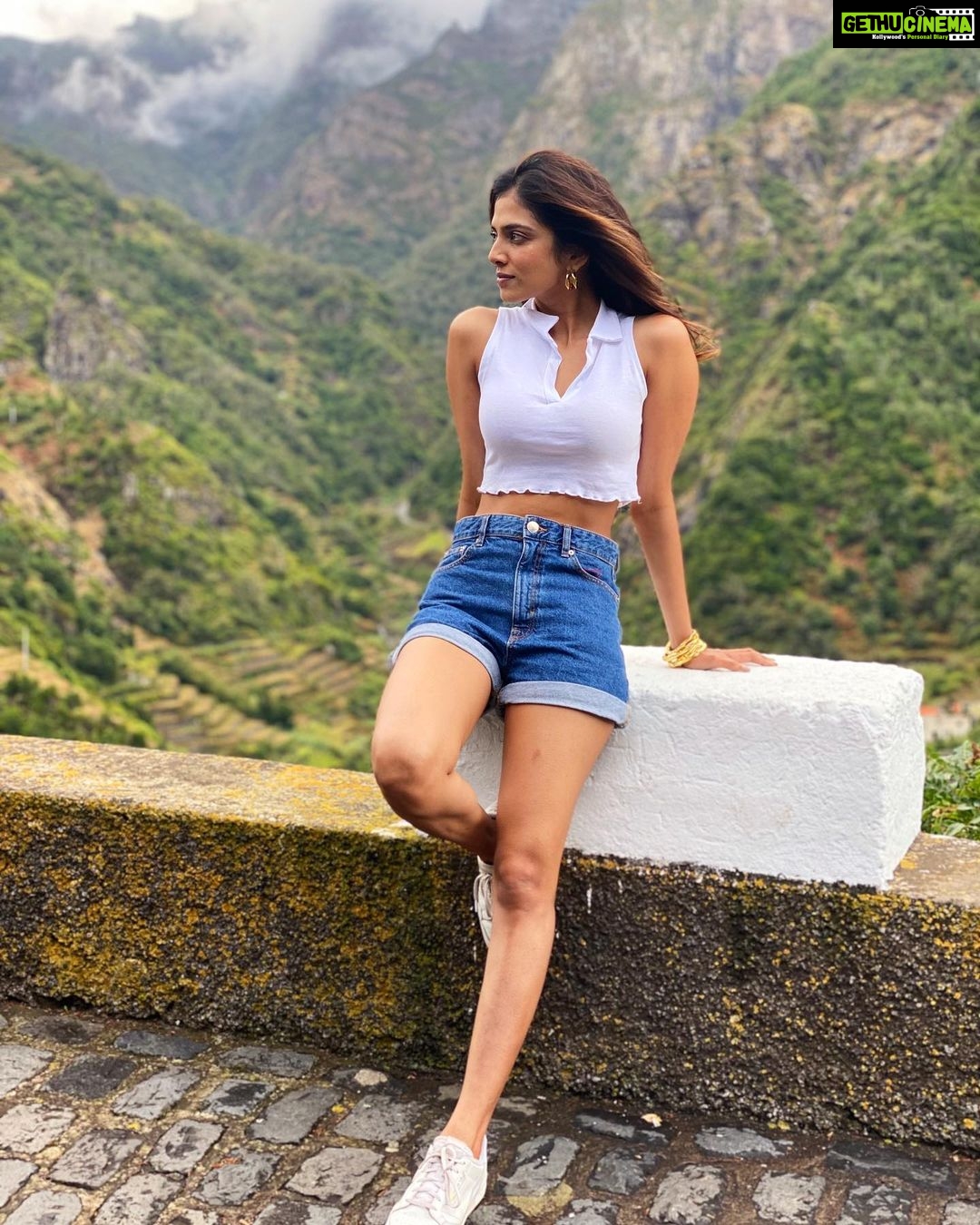 Malavika Mohanan Instagram - Endless skies & endless sea 🌊🤍 Madeira, Portugal