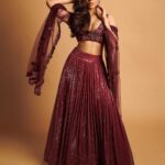 Malavika Mohanan Instagram – The only time I make this face in real life is when I see chicken biriyani in front of me 🐨

@azafashions • @sawangandhiofficial • @vaishnavpraveen • @theitembomb • @the.mad.hair.scientist • @nittigoenka • @pranita.abhi
