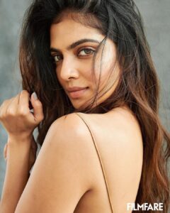 Malavika Mohanan Instagram - @filmfare 🤎✨ Photography• @vaishnavpraveen @thehouseofpixels Outfit• @gauriandnainika Styling• @mohitrai @tarangagarwal_official Makeup• @nittigoenka Hair• @rohit_bhatkar Public Relations• @theitembomb
