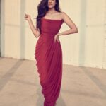 Malavika Mohanan Instagram - Hello @filmfare 🌹 Photography• @vaishnavpraveen @thehouseofpixels Outfit• @tarikedizofficial Styling• @mohitrai @tarangagarwal_official Makeup• @nittigoenka Hair• @rohit_bhatkar Public Relations• @theitembomb