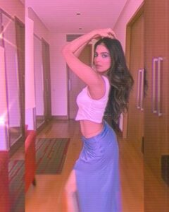 Malavika Mohanan Instagram - Photo dump of today’s #ootd for a talk with my favourite @vogueindia 🤍🦋

P.S Hip chains >>> any other jewelry

@makeupartistkarishmabajaj • @theitembomb