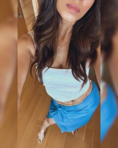 Malavika Mohanan Instagram - Photo dump of today’s #ootd for a talk with my favourite @vogueindia 🤍🦋

P.S Hip chains >>> any other jewelry

@makeupartistkarishmabajaj • @theitembomb
