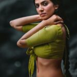 Malavika Mohanan Instagram – From a far away time, in a far away land 💚

Photographs by @arjunkamath87 
Designed & styled by @wardha_ahamed
Makeup @makeupartistkarishmabajaj 
Hair @nishisingh_muah 
Public Relations @theitembomb 
Jewellery @bhavyarameshjewelry