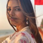 Malavika Mohanan Instagram - 🌊 ☀️🤍