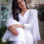 Malavika Mohanan Instagram – 🕊🤍