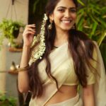 Malavika Mohanan Instagram - There’s a lot to be grateful for this Pongal! 🥰 Happy happy Pongal and Sankranti to all of you! 💛 P.S. This is how happy I feel when @mourya takes my photos ☺️