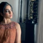 Malavika Mohanan Instagram – A little autumn breeze and a whole lot of @ritukumarhq 🍂🤍

#RituKumarAW20 #NaturesOrigami

@nishisingh_muah 
@unnips