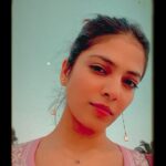Malavika Mohanan Instagram - How I’ve missed feeling this breeze on my face ♥️ My favourite beach in my hometown in Kerala. Visiting after 2 long years 🌴🏝 🐚