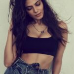 Malavika Mohanan Instagram – 🖤
.
.
Lots of love to this A-team!
📸 @vaishnavpraveen @thehouseofpixels 
Styled by @mohitrai Assisted by @tarangagarwal_official 
Makeup @nittigoenka 
Hair @rohit_bhatkar 
Public Relations @theitembomb
👖 @dhruvkapoor 
@outhousejewellery