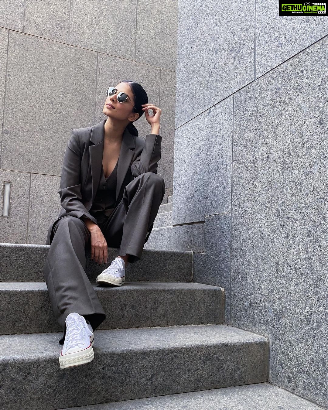 Malavika Mohanan Instagram - Some sartorial inspiration from Kamala Harris for the day- Pantsuit + Converse 👟 🤍 #ShoesOverHeelsAnyday