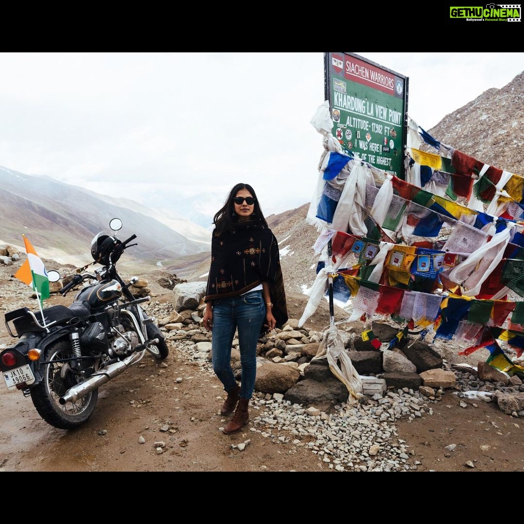 Malavika Mohanan Instagram - I’ve experienced my most thrilling moments of riding in surreal and stunning landscapes of Ladakh, and over the last couple of years the mighty Himalayas have become my favourite place to wander around exploring with a bike. While a car, obviously, is always a more stable choice, the adrenaline rush of being on a bike, taking in the air of a place, feeling the wind(/rain/sometimes even hail(ouch)) on my face is the most alive I’ve ever felt. Eagerly waiting for things to go back to normal so I can get back on my 🏍 💨 ⛰ #royalenfieldlovers
