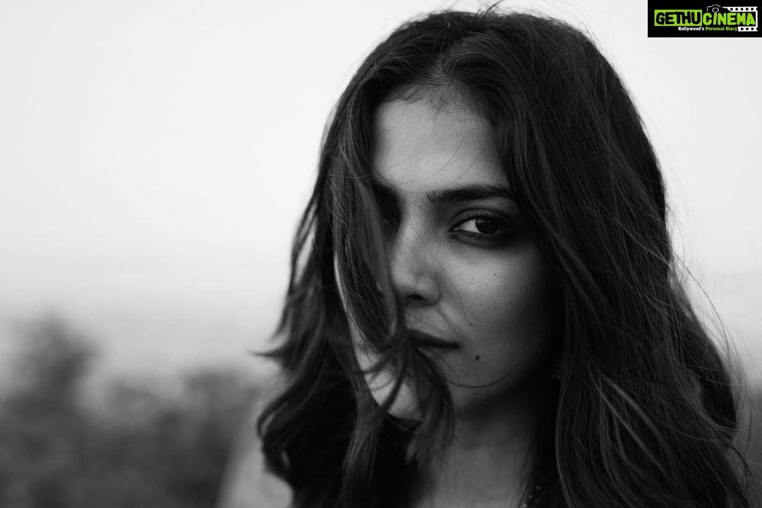 Malavika Mohanan Instagram - Sending some love to all of you because right now the world could definitely use some more of it 🤍 #loveisalwaystheanswer