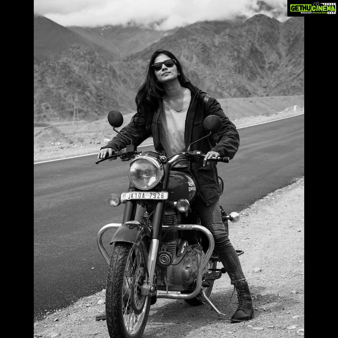 Malavika Mohanan Instagram - I’ve experienced my most thrilling moments of riding in surreal and stunning landscapes of Ladakh, and over the last couple of years the mighty Himalayas have become my favourite place to wander around exploring with a bike. While a car, obviously, is always a more stable choice, the adrenaline rush of being on a bike, taking in the air of a place, feeling the wind(/rain/sometimes even hail(ouch)) on my face is the most alive I’ve ever felt. Eagerly waiting for things to go back to normal so I can get back on my 🏍 💨 ⛰ #royalenfieldlovers