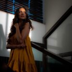 Malavika Mohanan Instagram - ☀️🧡〽️ . 📸 @pratik8shah @deme_love_ • @the.mad.hair.scientist • @theitembomb • @triparnam
