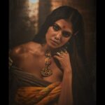 Malavika Mohanan Instagram - Tribal skin 🧡 . . Photography: @rohanshrestha Makeup: @nittigoenka Hair: @the.mad.hair.scientist Stylist: @artcantbebothered Public Relations: @theitembomb