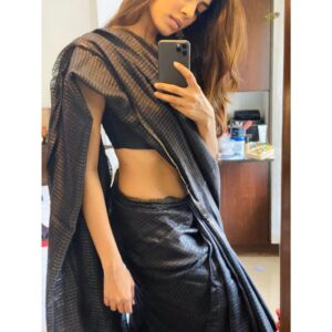 Malavika Mohanan Instagram - Saree is a mood 💕