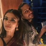 Malavika Mohanan Instagram - Love: Spending so much quality time with my parents ❤️ Not love: Spending so much time apart from all of my close friends, including this monkey best friend 💔 (📸 from a very happy and fun diwali evening spent at @shareenmantri‘s)