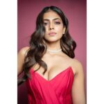 Malavika Mohanan Instagram – Pink & Diamonds 💎💕
.
.
@gabycharbachy • @eshaamiin1 • @rishabhkphotography • @theitembomb • @makeupartistkarishmabajaj • @nishisingh_muah