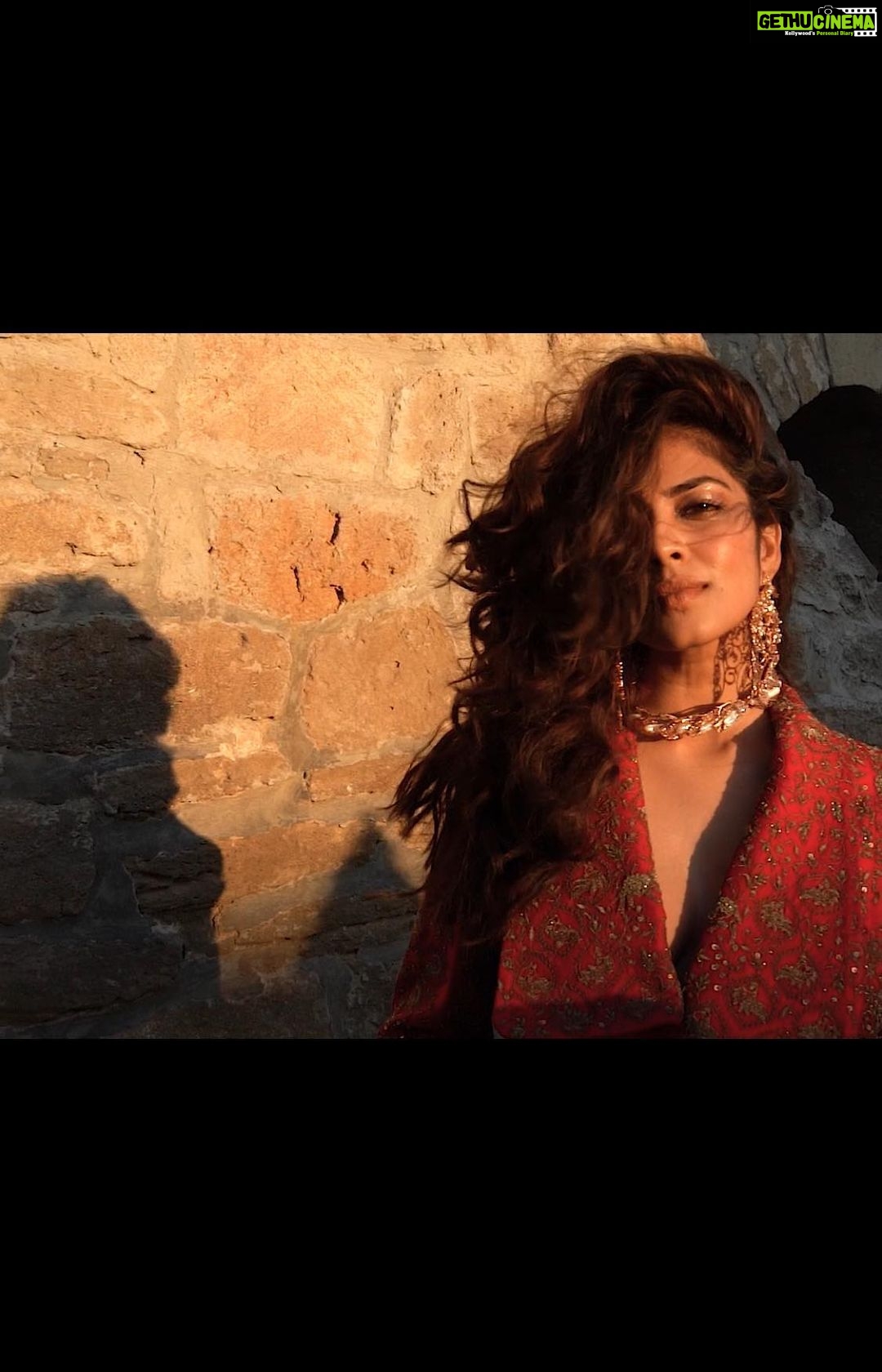 Malavika Mohanan Instagram - @BridesTodayin November 2019 Photographer: Kay Sukumar (@kay_sukumar) at Faze Managment (@fazemanagement) Fashion editor: Karuna Laungani (@karunalaungani) Hair & makeup: Mitesh Rajani (@miteshrajani) at feat. Artists (@feat.cast) Malavika’s PR: Abhinav Singh (@theitembomb) Production: Parul Menezes (@parulmenezes) Fashion assistant: Parvati Mangal (@parvatimangal) Video direction, shoot, edit: Akshay Sharma (@aksharma_) Background score: Pranav Savlani (@pranav.savlani) Special thanks to: Azerbaijan Tourism Board (@experienceazerbaijan) #ExperienceAzerbaijan #TakeAnotherLook