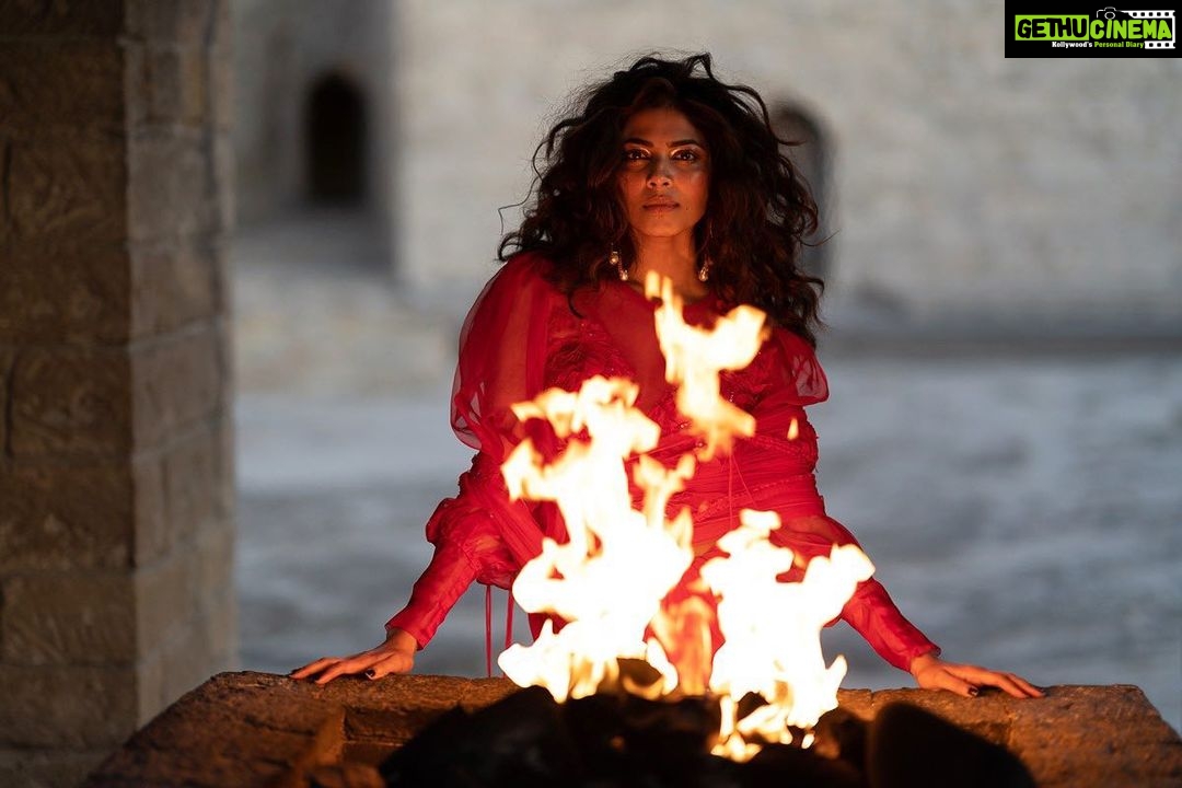 Malavika Mohanan Instagram - Fire priestess of the Fire temple of Baku ๐ฅ . . (In actuality: outtake from @bridestodayin Nov โ19 issue๐ ๐ธ @mvid ) Ateshgah of Baku