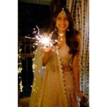 Malavika Mohanan Instagram - Wishing all of you a very Happy Diwali! ✨💫💥