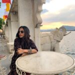 Malavika Mohanan Instagram - Back at work and missing this gorgeous evening in Udaipur from last week 🌅 Jagmandir Island Palace, Udaipur