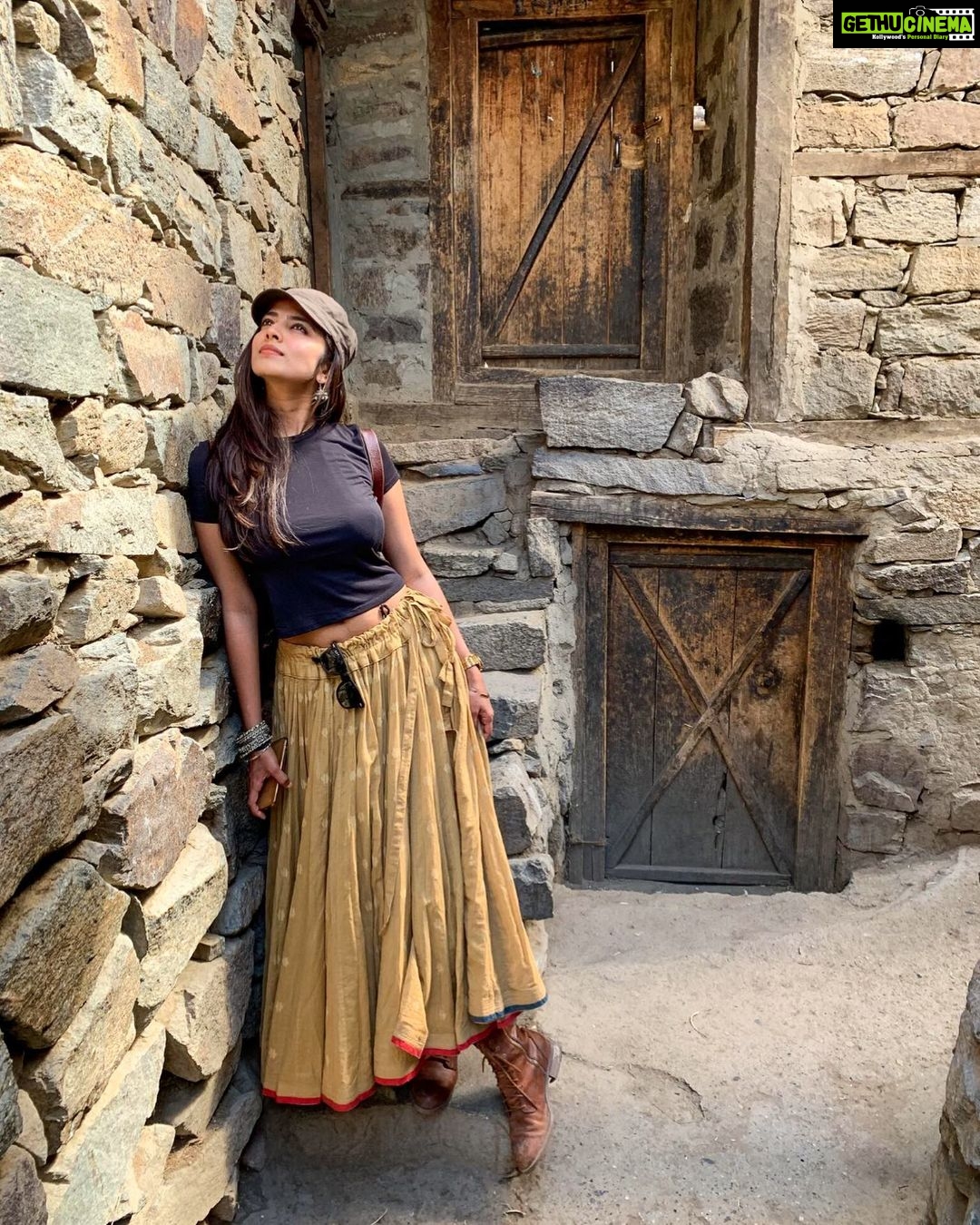 Malavika Mohanan Instagram - Forever exploring 🚢 Ladakh, India
