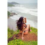 Malavika Mohanan Instagram - Unpopular opinion: Monsoon is the best season ☔️ 🌧💕🌈