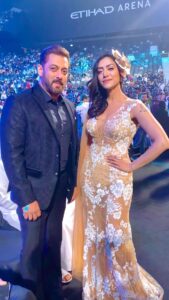 Mamta Mohandas Instagram - Star-studded final day of the @iifa weekend along with our favorite stars from b-town and Hon. Shk. Nahyan CEO of Abu Dhabi culture & tourism and my friend @salgeziry. An unforgettable evening for sure with @bachchan @beingsalmankhan at @etihadarena.ae @yasisland @visitabudhabi 

Moments captured by @faisal_tirz