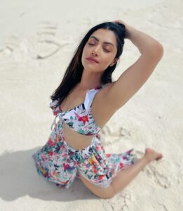 Mamta Mohandas Instagram - You will find the cure for everything at the Beach ..
In the salt, Under the sun & Over the sand lies your Inner Peace ! 🌊 🧘🏻‍♀️ 🌞

📸 @chunkymathew 

#beach #afternoon #privateisland @wmaldives #yoga #inspiration #beachwear #toohot #cool #summer #beachlife #beachvibes #cure #bikini #swimsuit #model #beachfashion #fashion