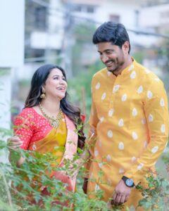 Manali Rathod Instagram - Love. Auspicious. Joy. All the three captured in one frame. 💛 . Muse : @i_manalirathod . Outfit : @gracenewdesigners Jewellery : @mspinkpantherjewel MUA : @makeoversbyhayath Hair styling : @hair_stylemaker . . . . . . . . . #couple #coupleshoot #maternityshoot #maternityphotography #maternityphotoshoot #maternity #babyshower #babyshowershoot #pregnancy #pregnancyshoot #cutiepiestories