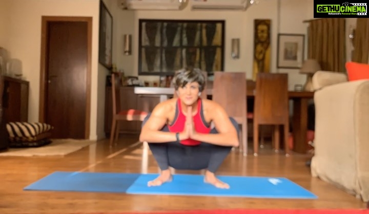 Mandira Bedi Instagram - A #yogaclass nducted. Kept it simple. π€π½With all the #aasanas that I practice. But not at breakneck speed! π
π€π½ #internationalyogaday #timelapse
