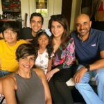 Mandira Bedi Instagram - Family time with Bhaiya, Dips, Karan and Anisha ❤️✨❣️🧿💥