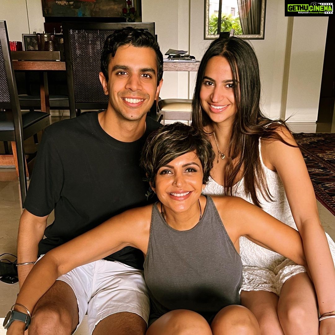 Mandira Bedi Instagram - Family time with Bhaiya, Dips, Karan and Anisha ❤️✨❣️🧿💥