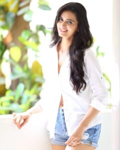 Meenakshi Dixit Instagram - Goodmorning ✨

#meenakshidixit #goodmorning #sunshine #love #photooftheday #instagood
