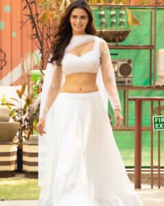 Meenakshi Dixit Instagram - The most casual fun shoot 😇
Enjoyed creating moments ❤️

#meenakshidixit #photography #photooftheday #instagood #whitedress #ethnicwear #trending #fashion #mystyle
