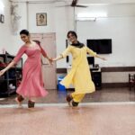 Meenakshi Dixit Instagram - We had the great opportunity to learn a toda composed by our Dada Guru Natraj Gopi Krishna Ji🙏😇. We are grateful to our Guru Shri Rajendra Chaturvedi Ji @rajendrachaturvedi for blessing us with this knowledge.🙏 @gopikrishnakathak @sohan_solaanki #kathak #kathakriyaz #kathakjourney #longwaytogo #toda #riyaz #practice #indiandance Nateshwar Nritya Kala Mandir - Kathak Institute of Late Natraj Gopi Krishna