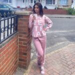 Meera Chopra Instagram – Pink in london and @pret hot chocolate! London, Unιted Kingdom