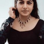 Meera Nandan Instagram - BTS of @vaffara_ shoot @unnips @asaniya_nazrin I told you I miss kochi 🥹 #bts #shoot #photoshoot #throwback #instareels #reels #shortreels #reelsinstagram Kochi, India