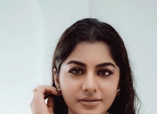 Meera Nandan Instagram - BTS of @vaffara_ shoot @unnips @asaniya_nazrin I told you I miss kochi 🥹 #bts #shoot #photoshoot #throwback #instareels #reels #shortreels #reelsinstagram Kochi, India