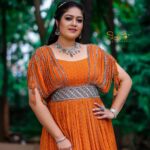 Meghana Raj Instagram - And now Details! My dream team! You guys have put up with my tantrums, sudden changes in looks and been like my family! . . Styling by @harshithareddy_stylebook . . Makeup @makeover_by_viswa . . Hairstyling @makeover_by_raghu_nagaraj_n . . Jewellery (neckpiece)(bangles) @thetiysha Jewellery (earrings) @de__aura . . Photography by @santhuphotography9