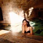 Mehrene Kaur Pirzada Instagram - 🧜‍♀️ #throwback #cappadocia 🇹🇷 Cappadocia / Kapadokya