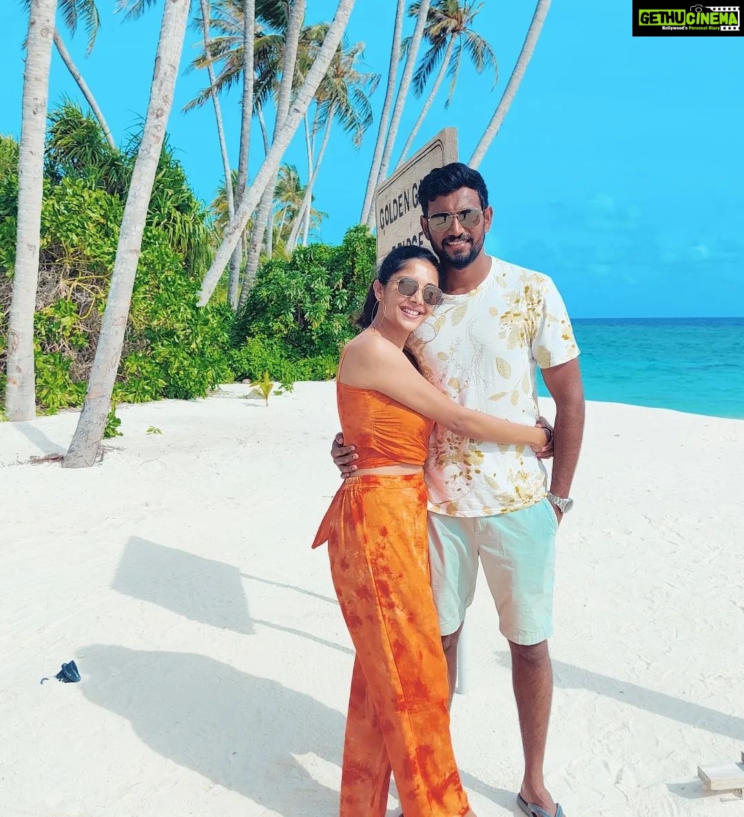 Milana Nagaraj Instagram - After pleading for whole day i get these pictures!! Are all men like this? I wonder🤪 Resort - @siyamworld Travel Partner - @trawel_mart #siyamworld #trawelmart #travelwithtrawelmart #sunsiyamresorts #worldofpossibilities #byebyeboredom #helloendlessescapades #maldives #KrissMi