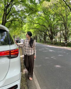 Miya George Instagram - Wear ur comfort costumes nd go wherever u want.. Sure it will be a comfortable one 📸 my travel partner @ashphilipo