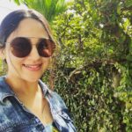 Miya George Instagram – Realised nly after the first click that I m wearing a mask😝 so here are both the pics.. Hope this happens to many since 2020.. Anyway Mask mughyam Bigileee😷