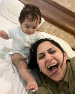Miya George Instagram - Why does any baby need fancy toys when the mama has beautiful hair, nose & earrings 🤷‍♀️