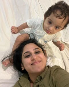 Miya George Instagram - Why does any baby need fancy toys when the mama has beautiful hair, nose & earrings 🤷‍♀️